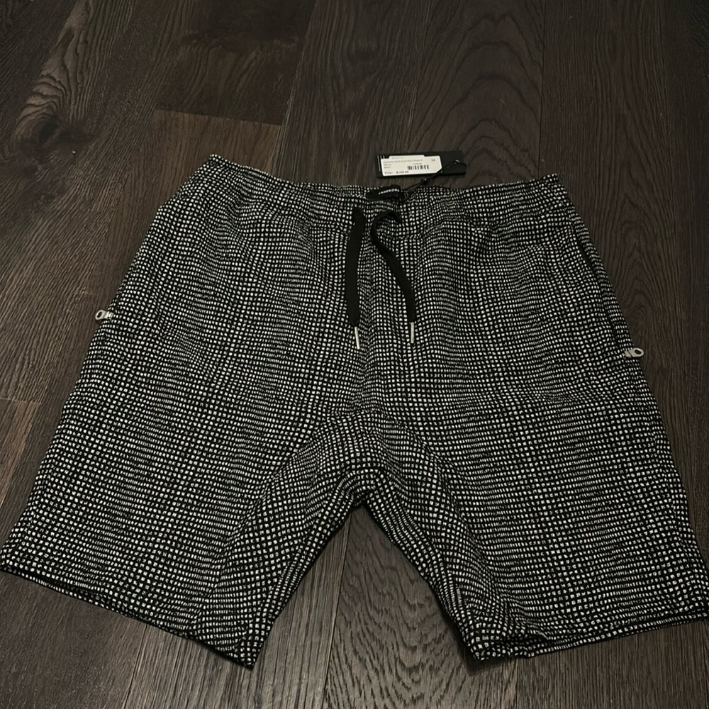 Black and white shorts 
Size 34 
Never worn